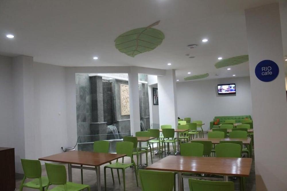 Hotel Dafam Rio Bandung Exterior foto